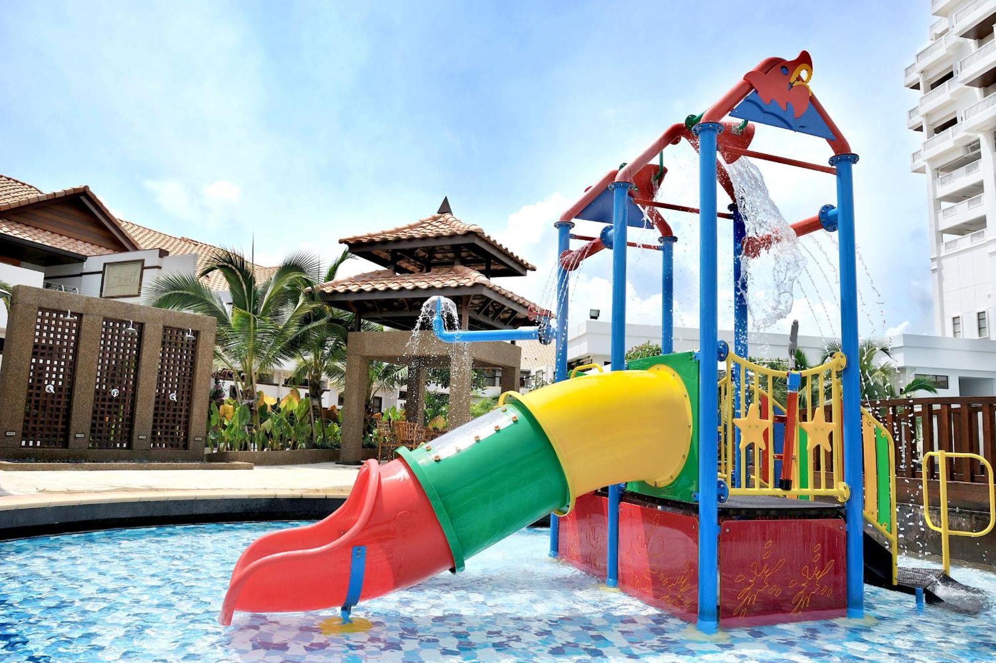 Grand Lexis Port Dickson Hotel Exterior photo A water slide